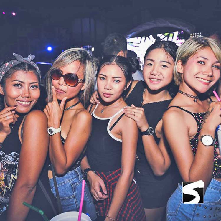 ทริปฟูลมูนปาร์ตี้เกาะพะงัน เดินทางไป - กลับ จากเกาะสมุยไปยังเกาะพะงัน